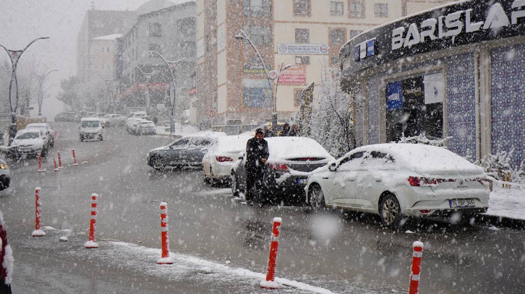 Şırnak’ta Kar Yağışı Etkili Olmaya Başladı 17