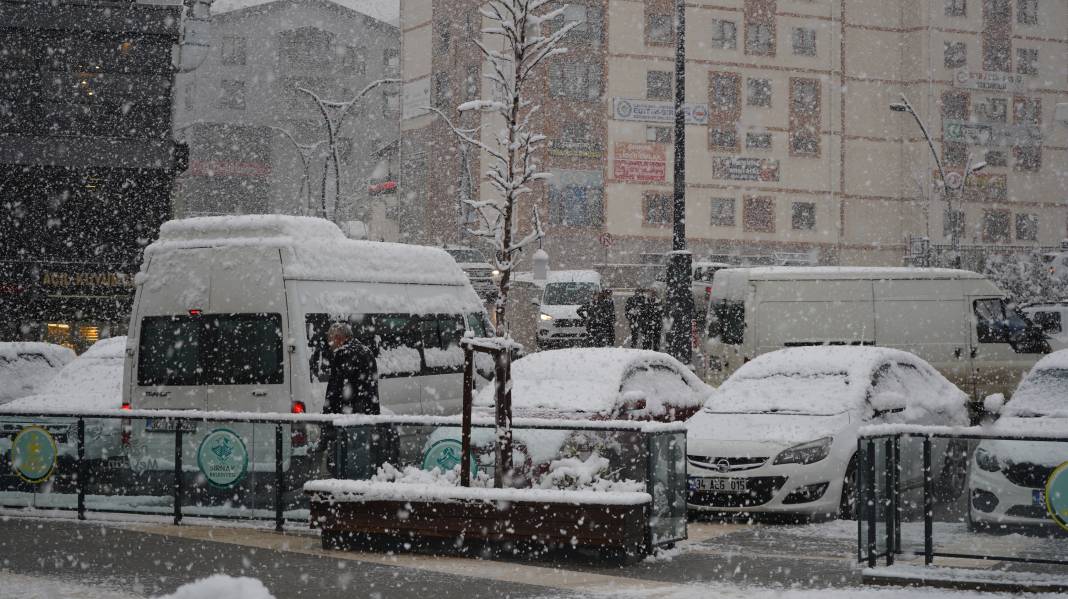 Şırnak’ta Kar Yağışı Etkili Olmaya Başladı 13