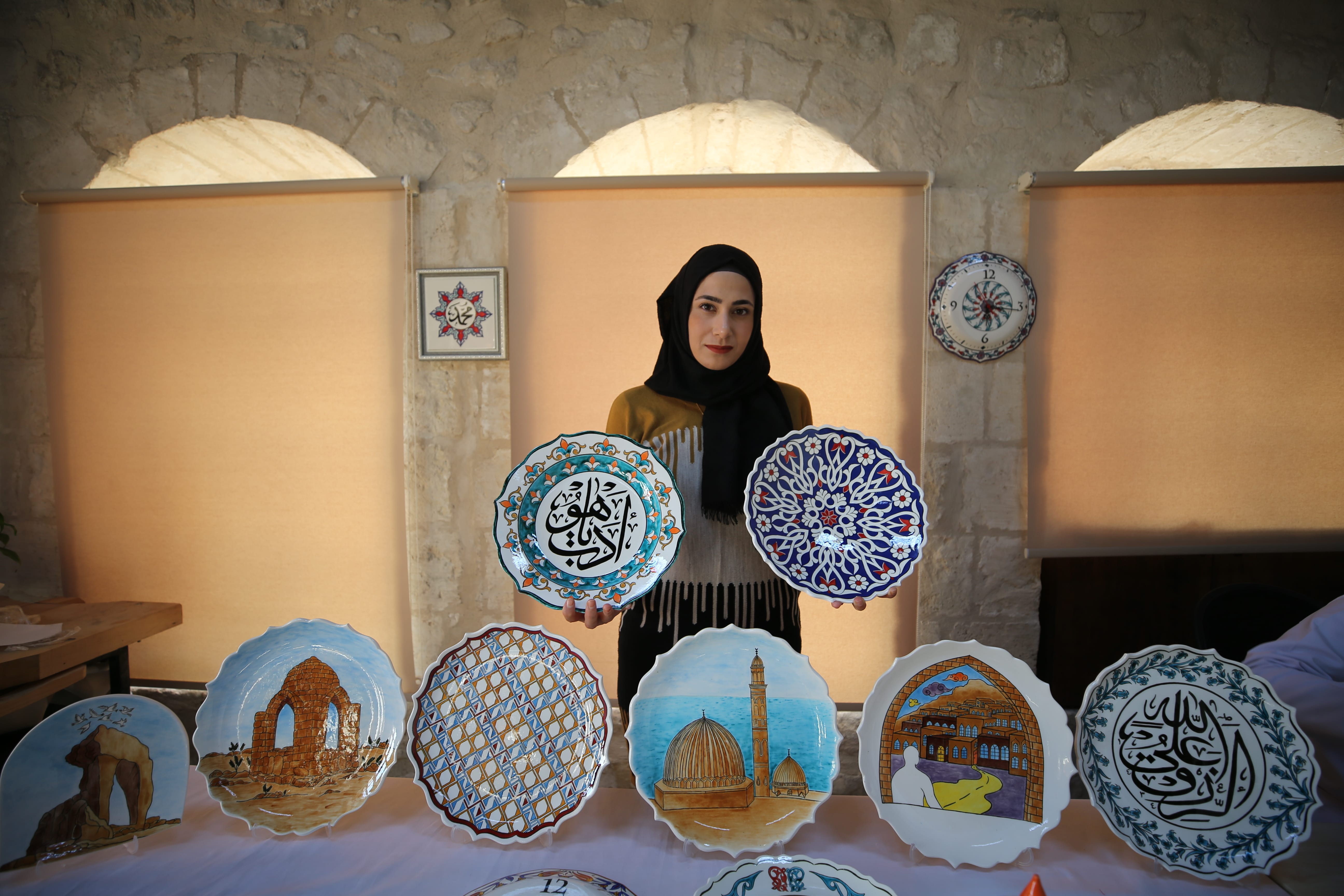 Mardin Ve Şırnak'a Özgü Geleneksel Motifler Çini Sanatıyla Buluştu