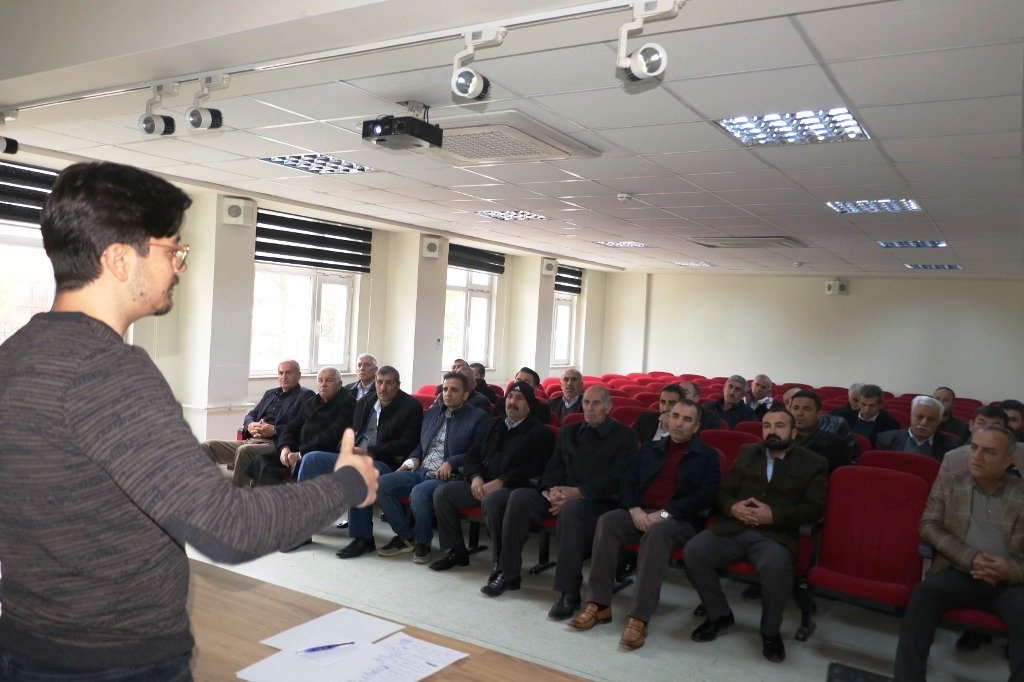 Cizre'de muhtarlara Aile Okulu Projesi kapsamında eğitim verildi