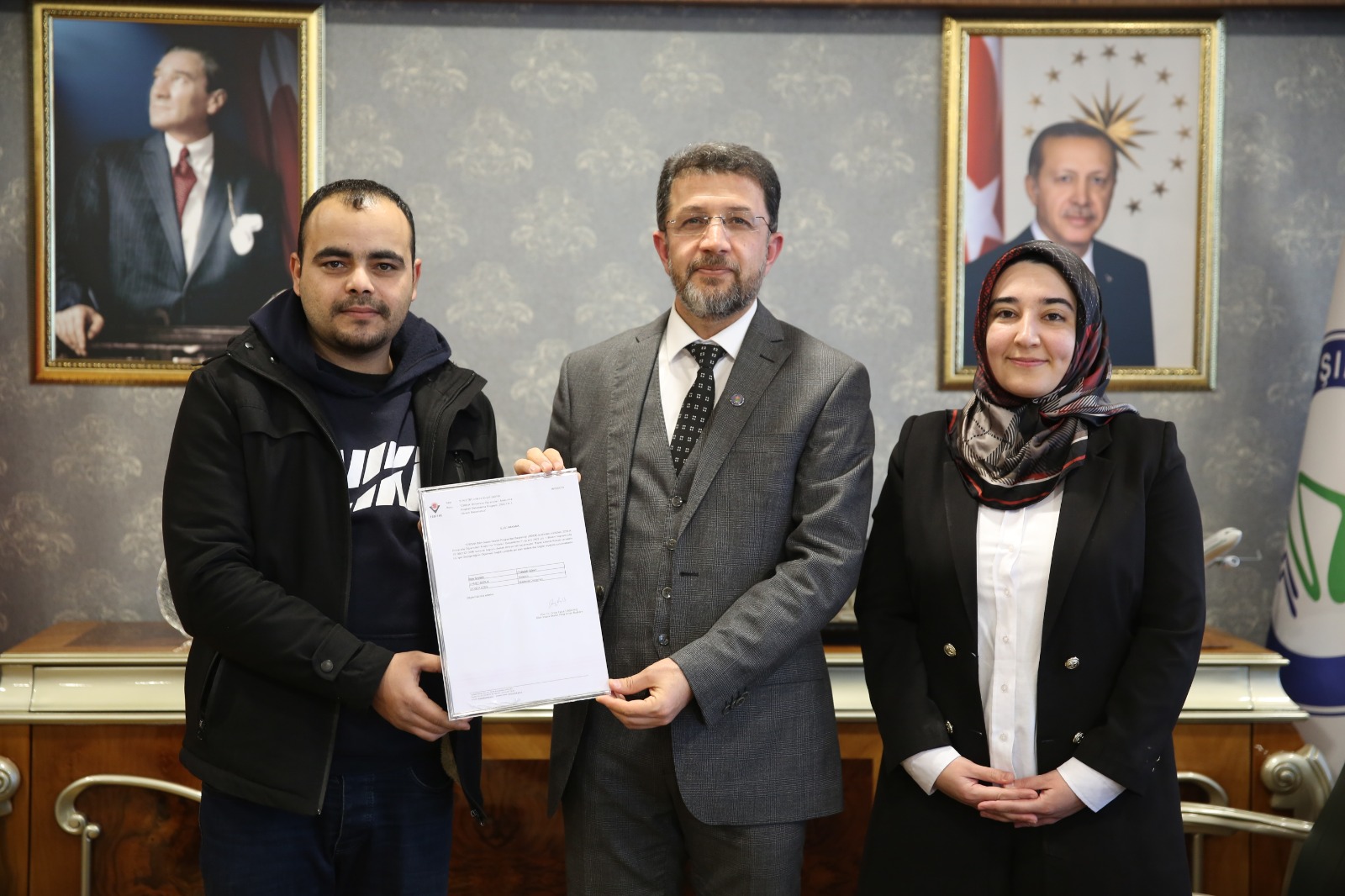 Rektör Alkış, Tübitak Projesi Kabul Edilen Öğrencileri Makamında Kabul Etti