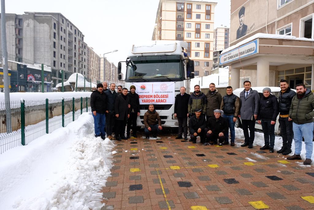 Milli Eğitim Müdürlüğü’nden deprem bölgesine 5 TIR yardım