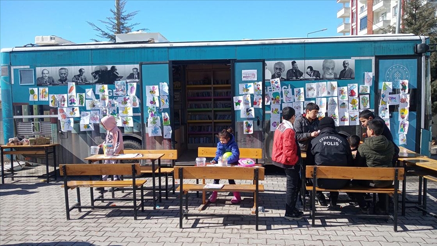 Şırnak'tan Hatay'a Uzanan Kültür Köprüsü: Deprem Şokuna Kitap Tedavisi