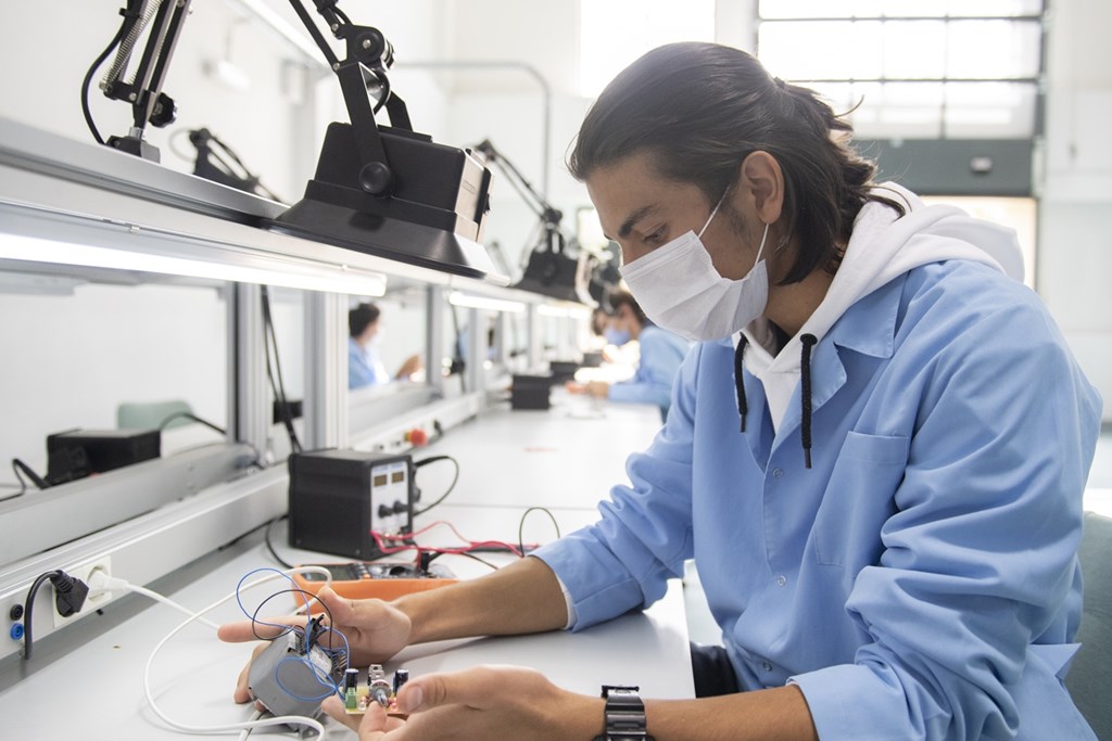 BAKAN SELÇUK: “MESLEKİ YETERLİLİK BELGESİ ARTIK 6 FARKLI DİLDE DÜZENLENEBİLECEK”