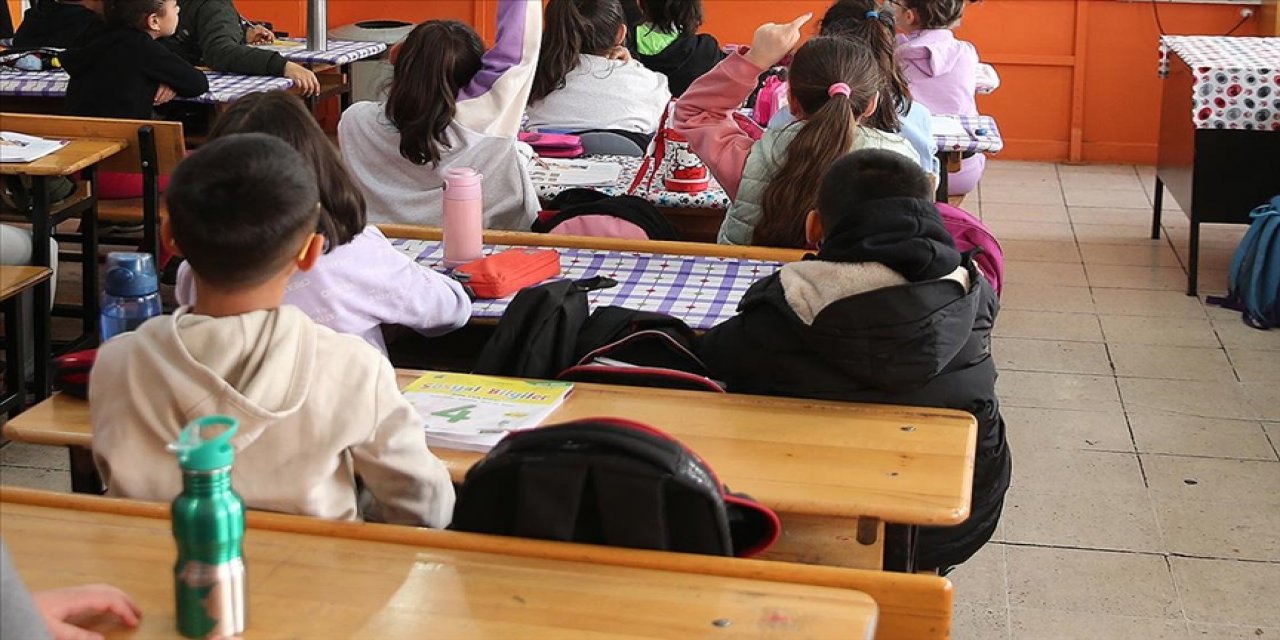 Depremden Etkilenen Gaziantep'te Eğitimde İkinci Dönem Başladı