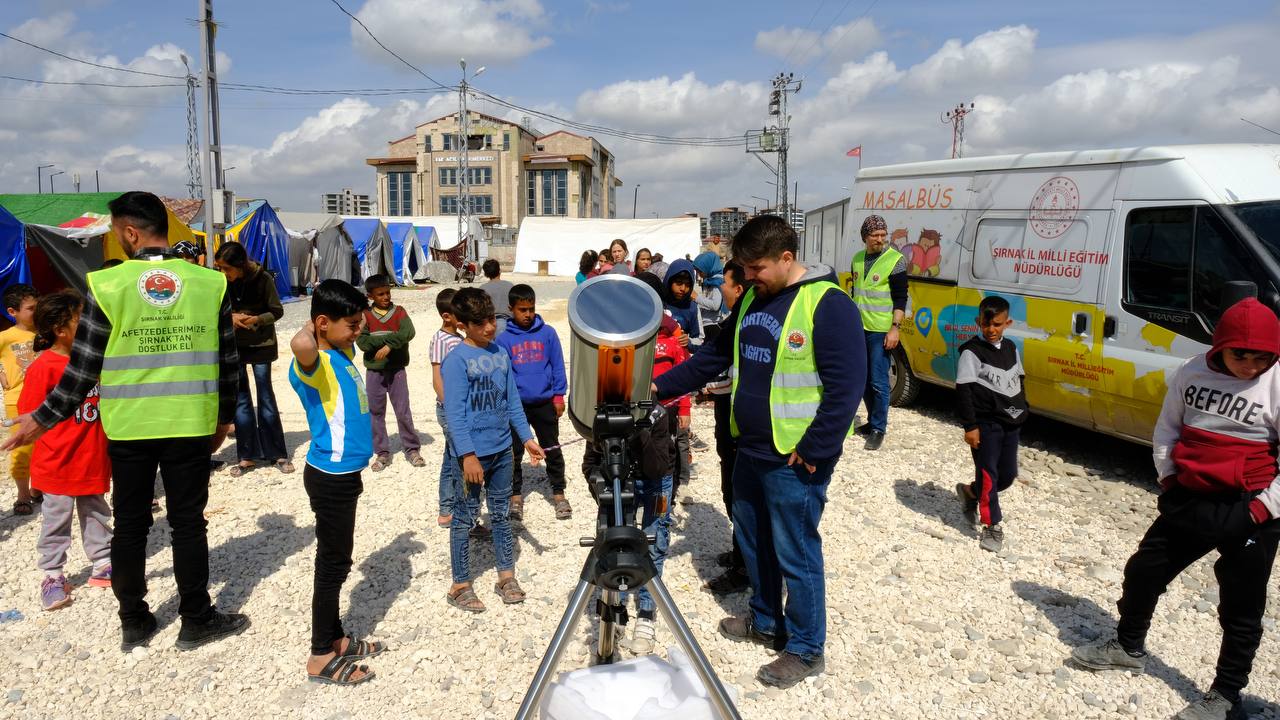 Şırnak'tan Giden Öğretmenler, Deprem Bölgesinde 1500  Çocukla Etkinlik  Gerçekleştirdi