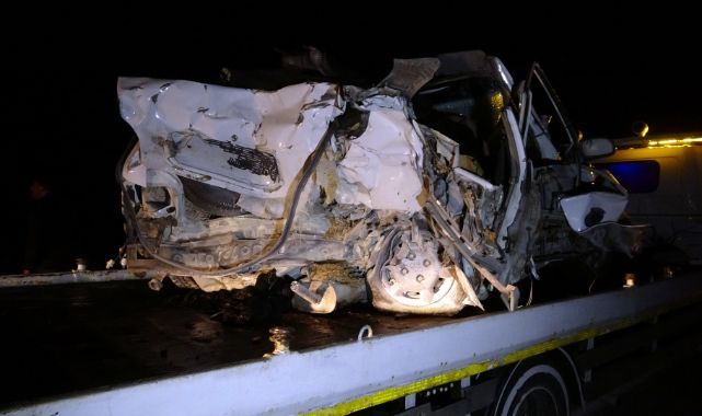 3 Aracın Karıştığı Kazada 3 Ölü 5 Yaralı