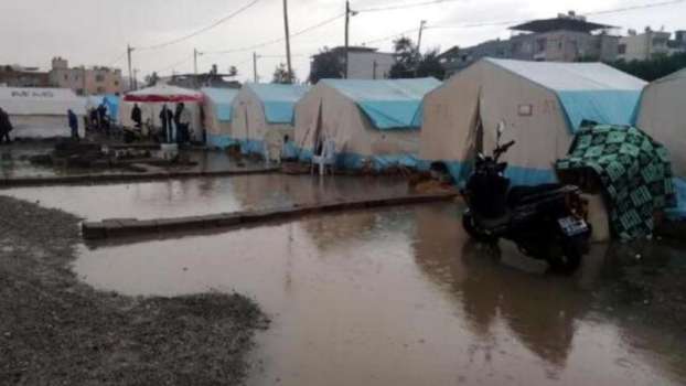 Depremzedelerin Çadırları Sel Altında Kaldı