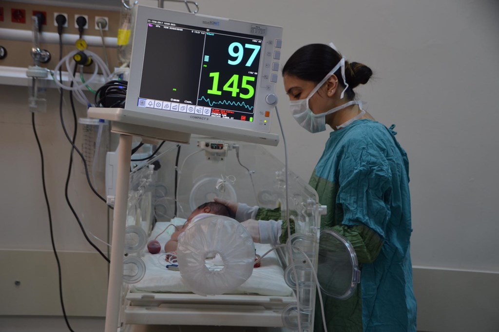 BAKAN SELÇUK: "89 BİN ANNEMİZE 39,4 MİLYON TL DOĞUM YARDIMI YAPTIK"