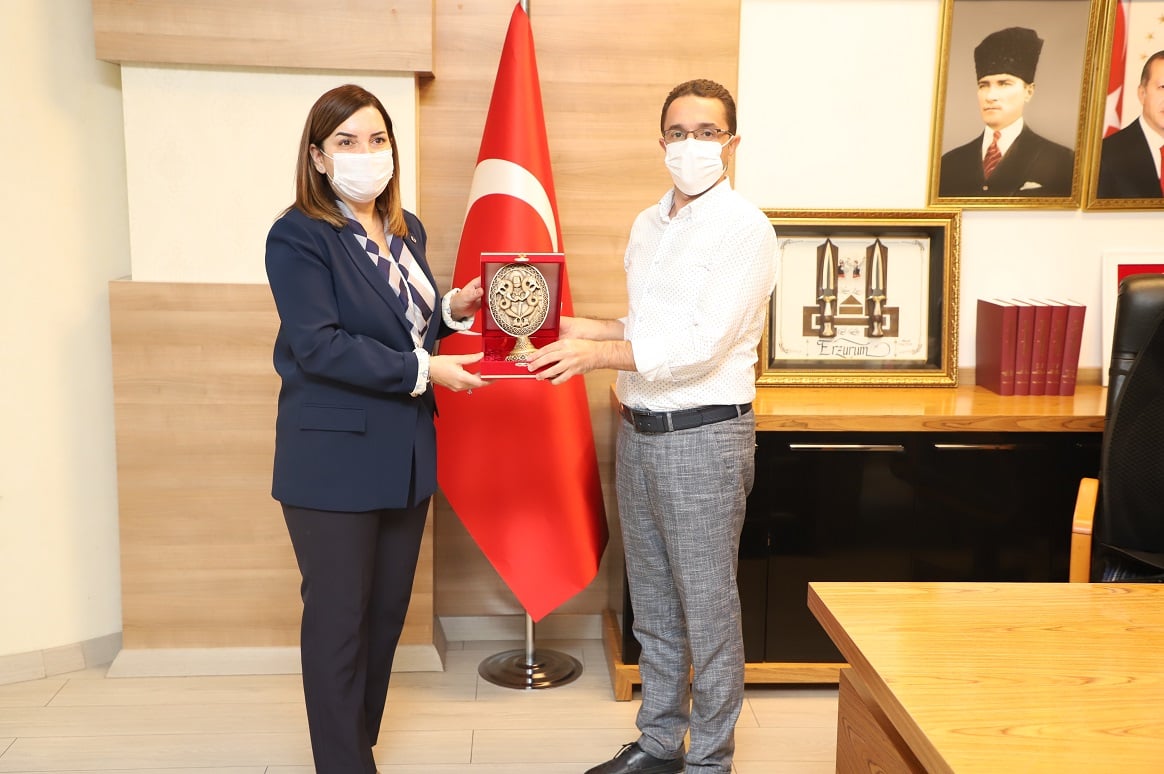 İSTANBUL MİLLETVEKİLİ ARZU ERDEM KAYMAKAM DAVUT SİNANOĞLUNU ZİYARET ETTİ