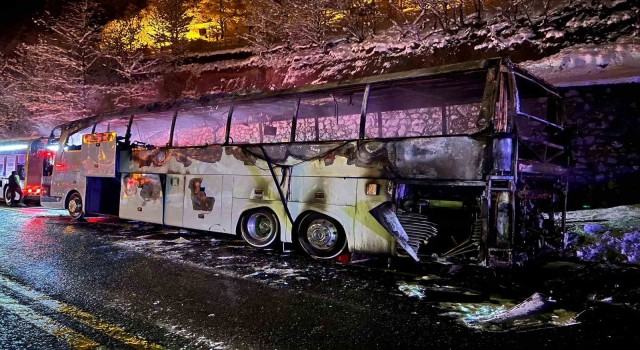Polisleri Taşıyan Otobüs yandı, Olay Anı Kamera da