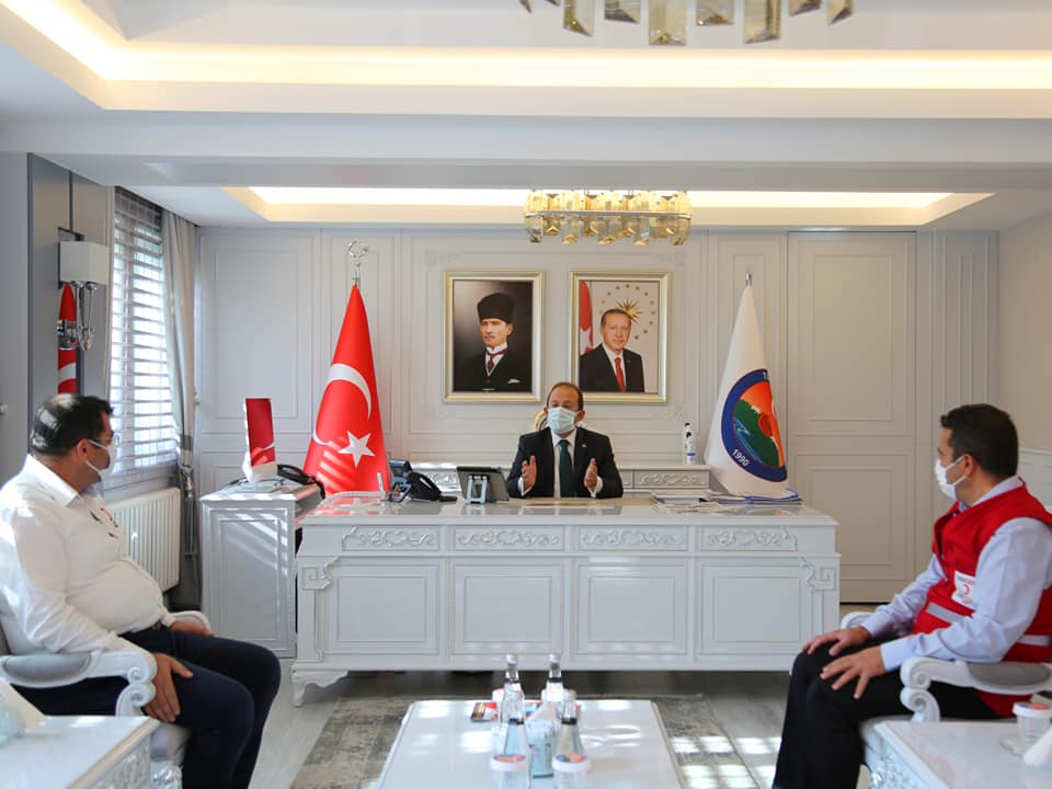 ŞIRNAK KIZILAY DERNEĞİ VALİ ALİ HAMZA PEHLİVAN’I ZİYARET ETTİ