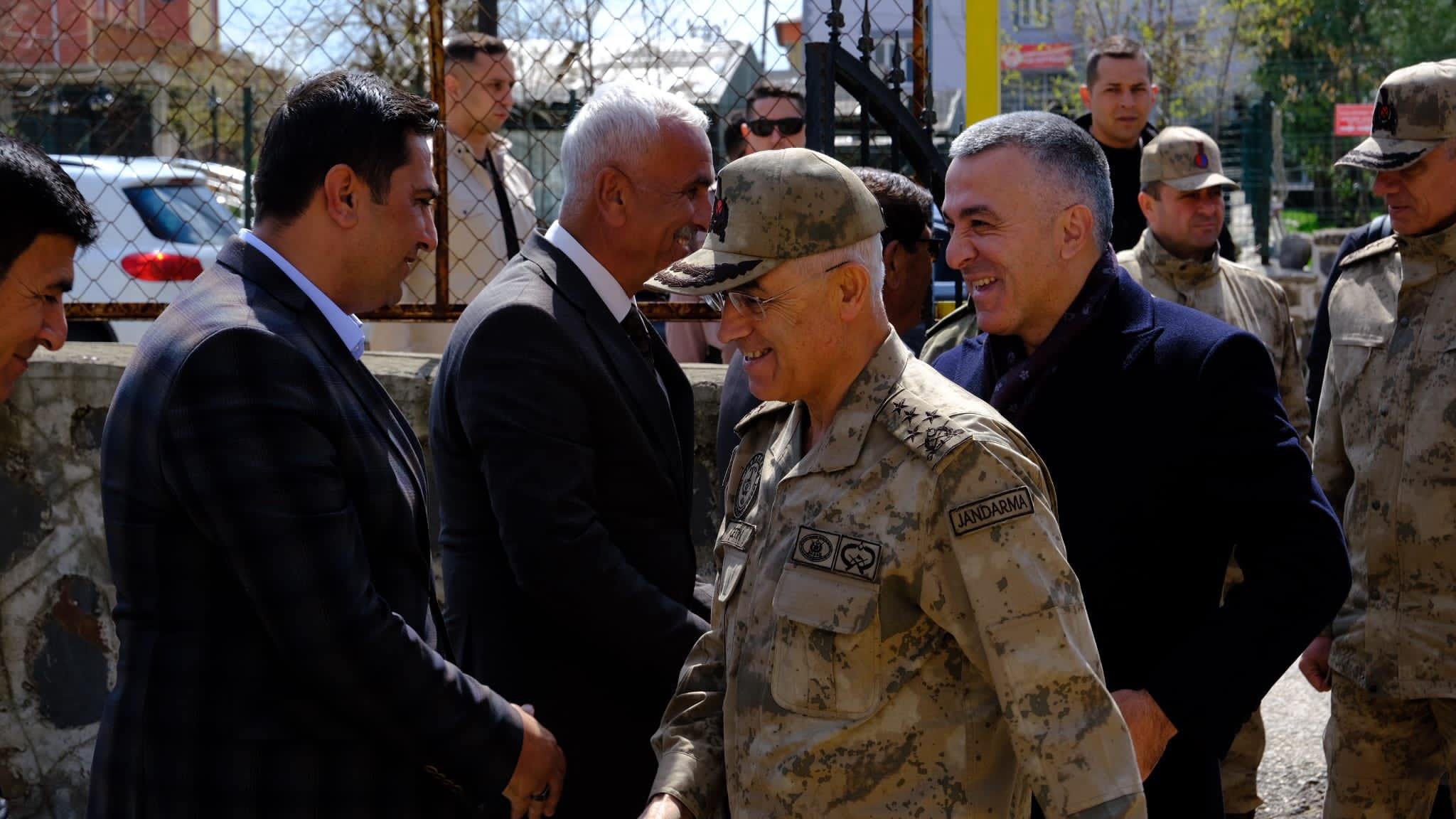 Vali BİLGİN, Jandarma Genel Komutanı Orgeneral Arif Çetin ile birlikte Güçlükonak'ta