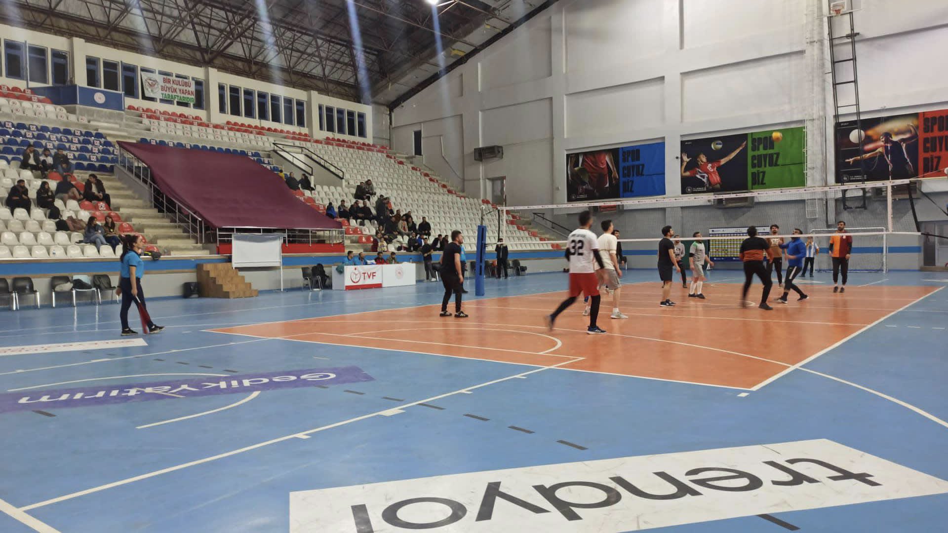 Şırnak'ta Kurumlar Arası Voleybol Turnuvası Başladı