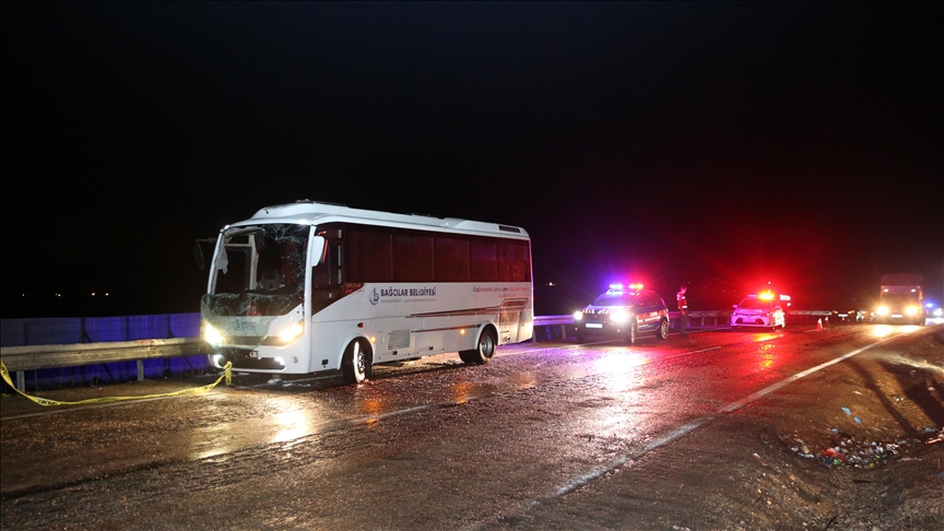 Belediyeye Ait Yolcu Otobüsü Devrildi, 3 Kişi Öldü 19 Kişi Yaralandı