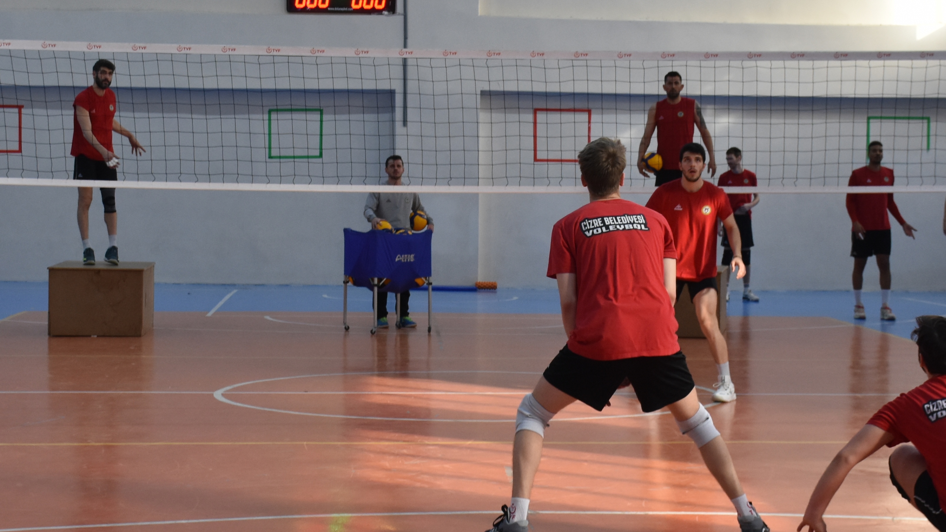 Efeler Ligi'nde Play-off'u Garantileyen Cizre Belediyespor, Başarıya Odaklandı