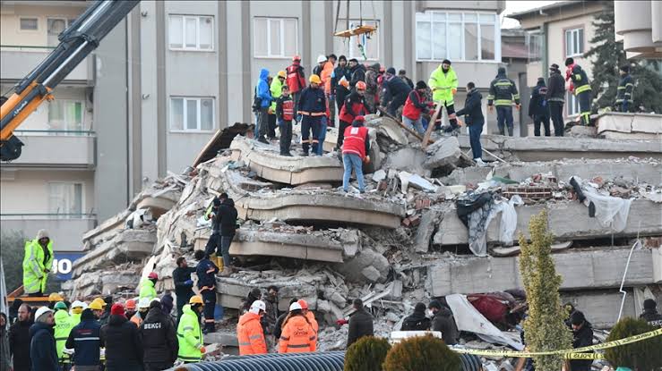 Depremde Yıkılan Sitenin Şantiye Şefi Tutuklandı