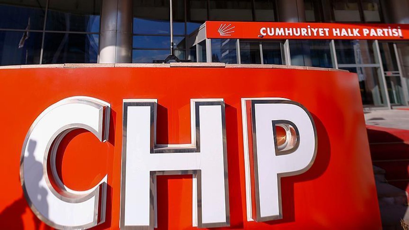 CHP'den 35 Kişi Toplu İstifa Etti