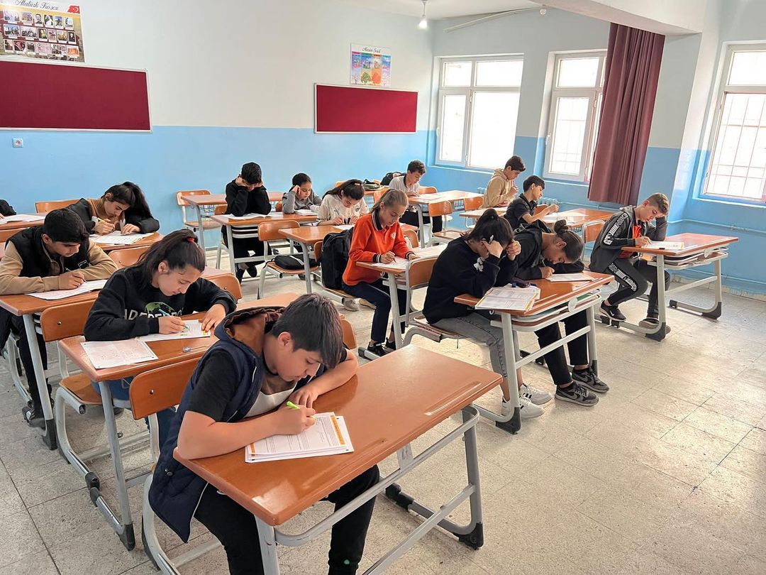 Cizre’de 5 Bin Öğrenciye Seviye Tespit Sınavı Yapıldı