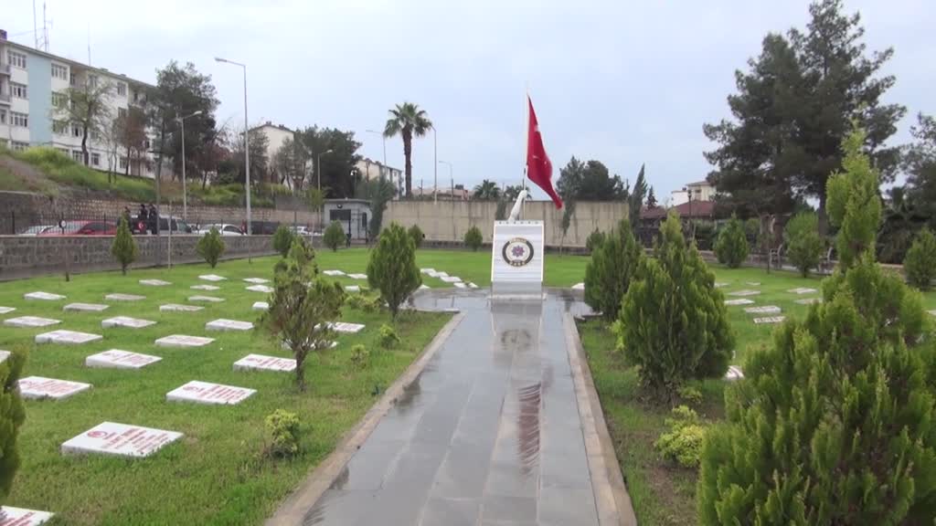 Cizre'de 7 yıl önce PKK’lıların saldırısında şehit düşen 12 polis anıldı