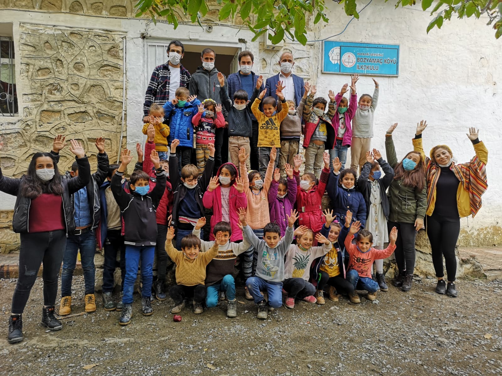 'BİR OYUNCAK DA SENDEN" EKİBİ KÖY YOLLARINDA