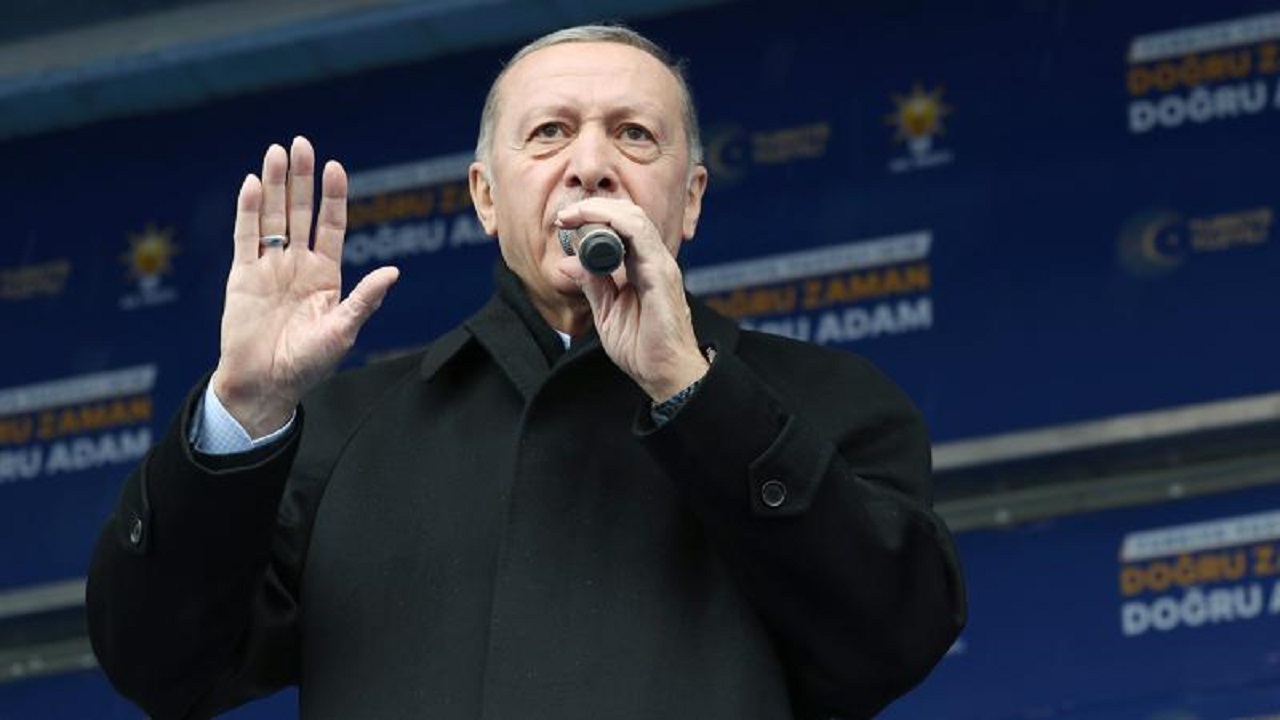 Erdoğan: "Karanlık pazarlıklarını gizlemek için durduk yere etnik köken, mezhep tartışması açıyorlar''