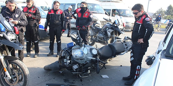 Otomobil ile Motosikletin Çarpışması Sonucu Bir Polis Memuru Öldü