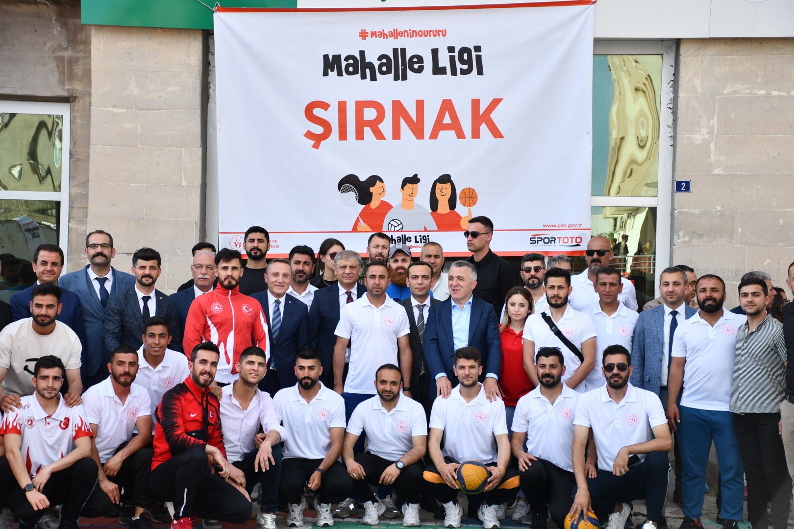 Silopi'de 300 Sporcunun Katılımıyla  "Mahalle Ligi Turnuvası" Düzenlendi