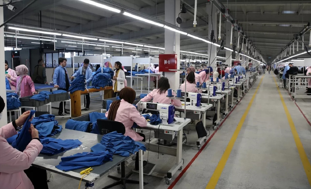 Muş'ta 416 kişinin istihdam edileceği tekstil fabrikası açıldı