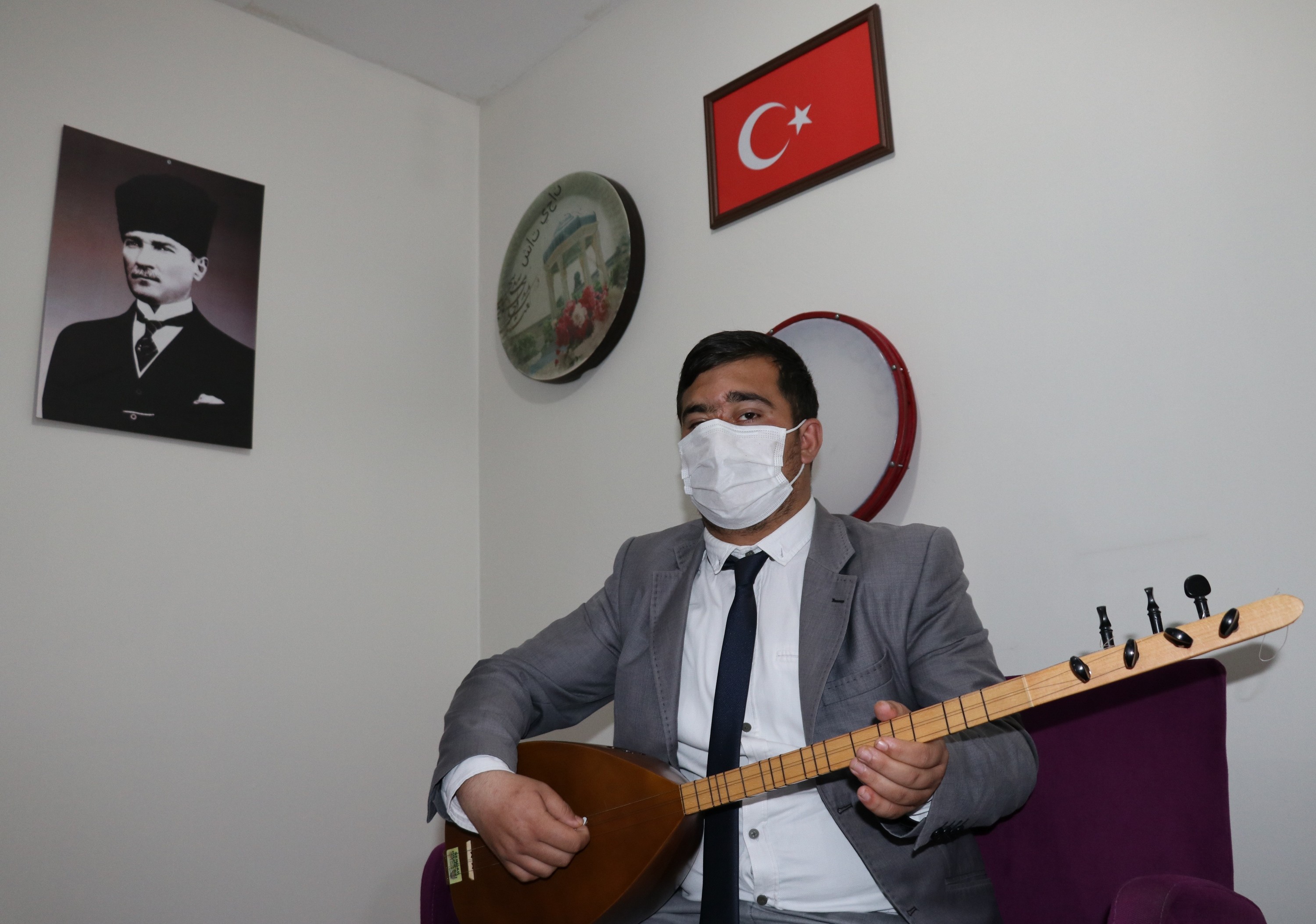 FEDAKAR ANTRENÖR ZİHİNSEL ENGELLİ NACİ'NİN HAYALİNİ GERÇEKLEŞTİRDİ