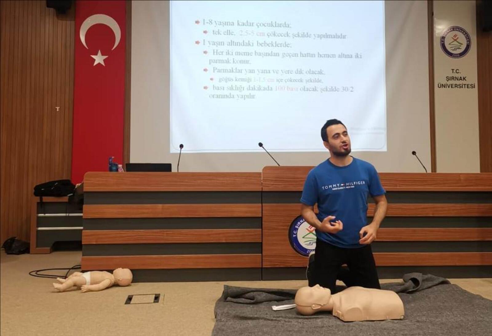Şırnak Üniversitesi'nde Temel İlk Yardım Eğitimi Düzenledi