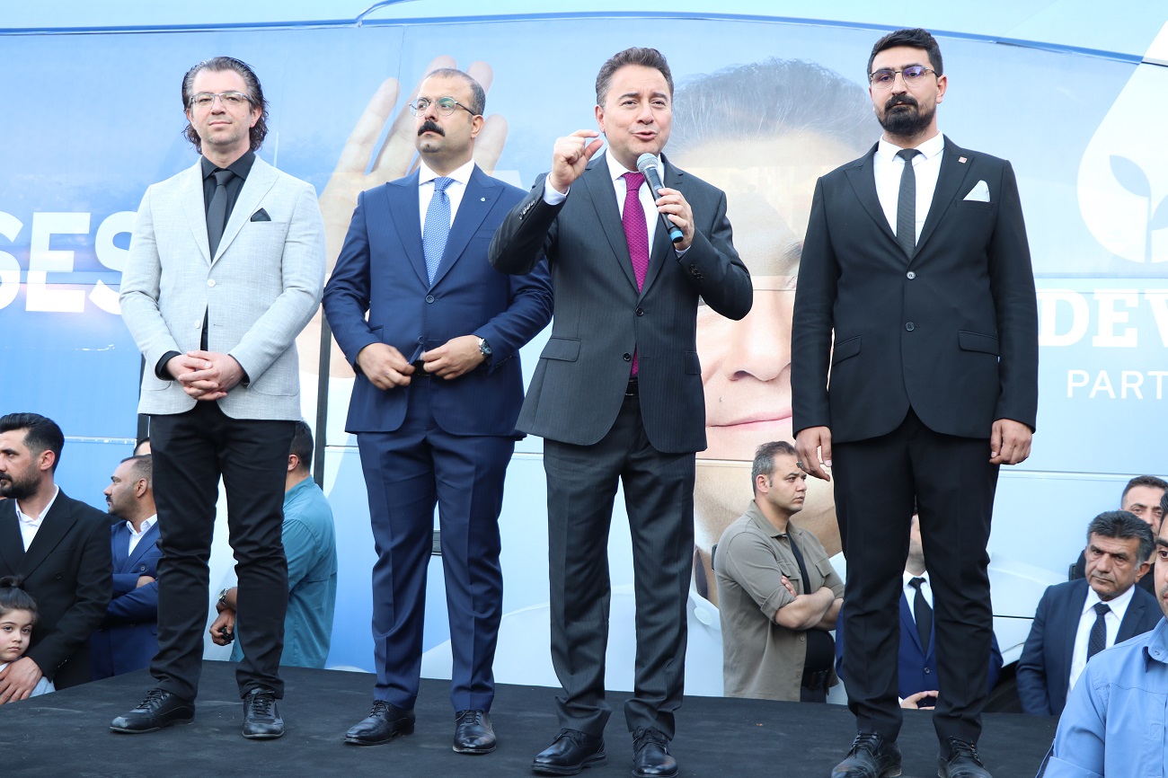DEVA Partisi Genel Başkanı  Babacan, Siirt'te: "Çete, mafya sarmış her yeri"