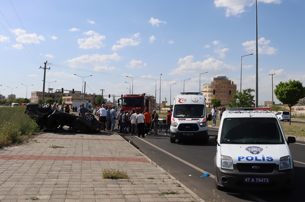 Mardin'de otomobille hafif ticari aracın çarpıştığı kazada bir kişi yaralandı