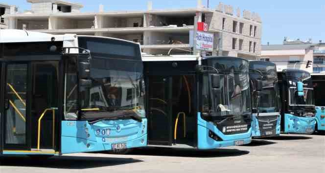 Turizm sezonunu açan Antalya'da toplu taşımada 17 bin TL maaşla şoför bulunamıyor