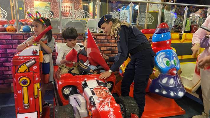 Diyarbakır'da  Jandarma Özel Öğrenciler İçin Etkinlik Düzenledi