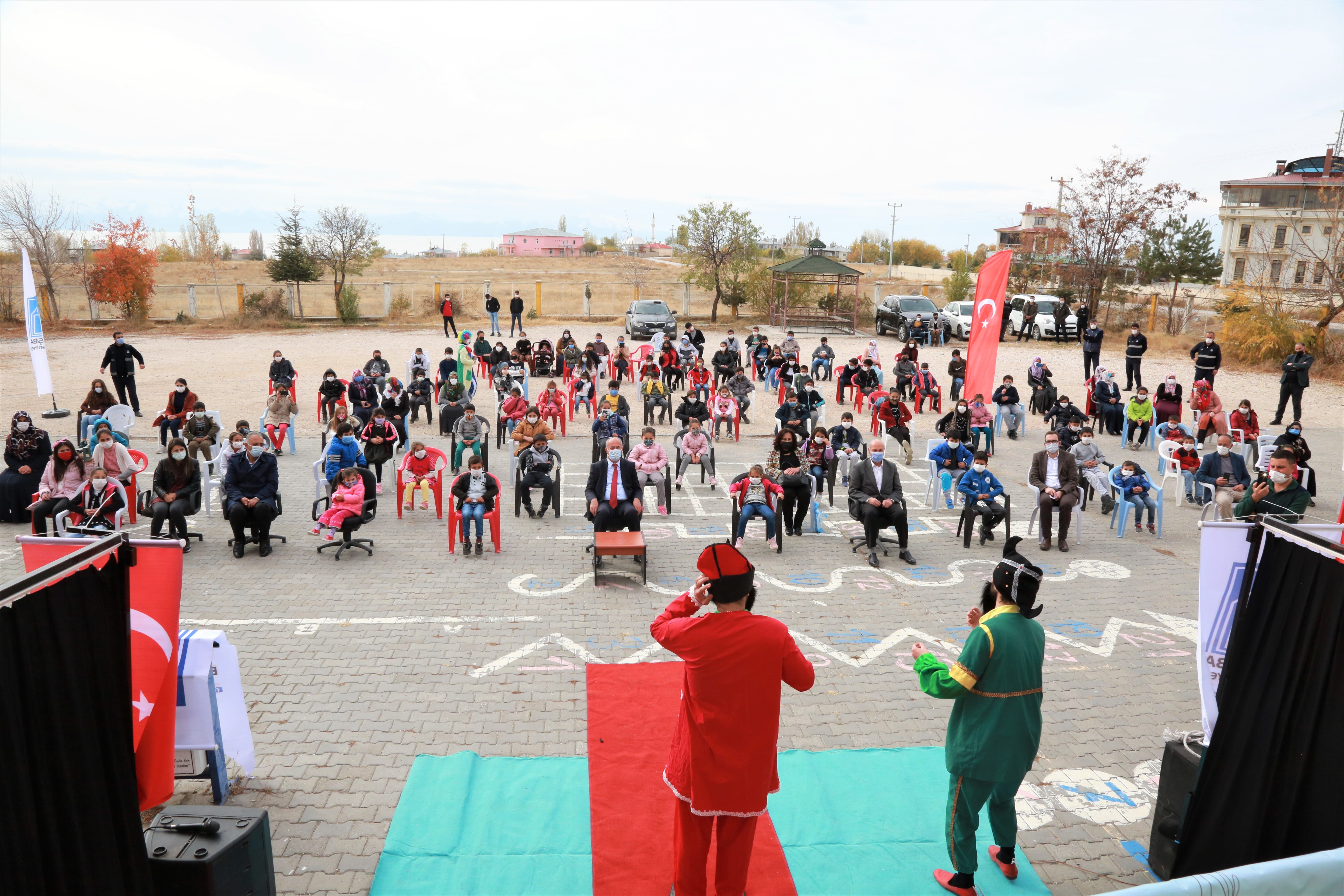 TUŞBA BELEDİYESİNDEN ‘DÜNYA ÇOCUK HAKLARI GÜNÜ’NDE ANLAMLI ETKİNLİK