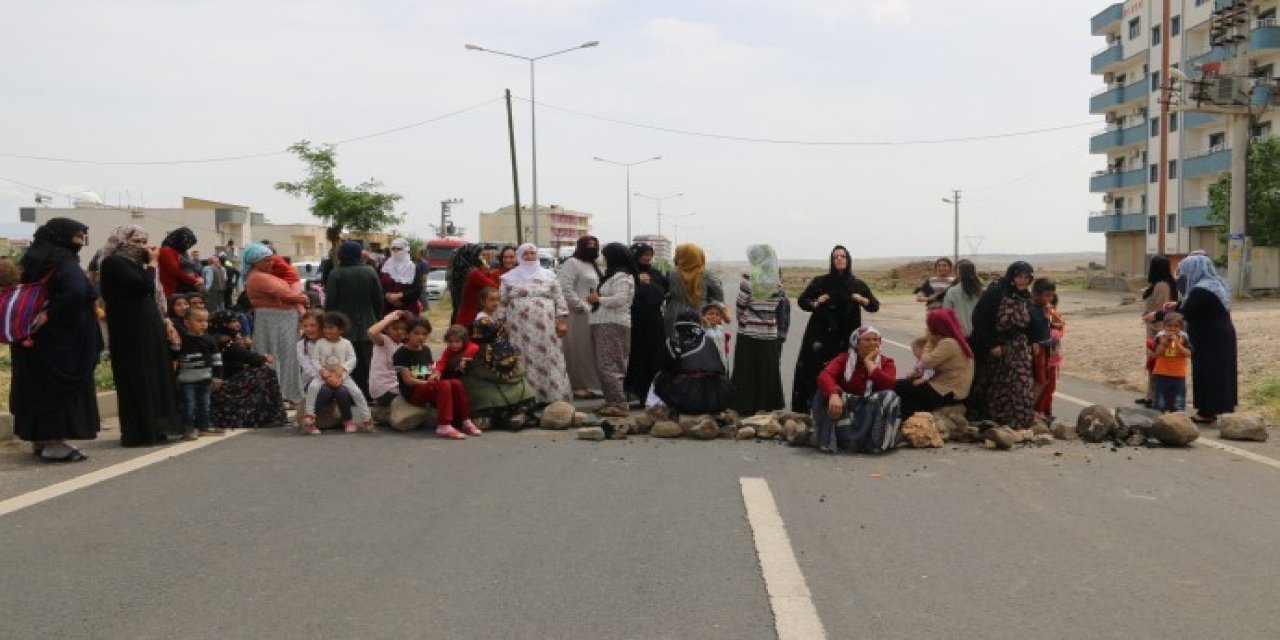 Şırnak'ta Kadınlar Kazalara Karşı Yolu Kapattı