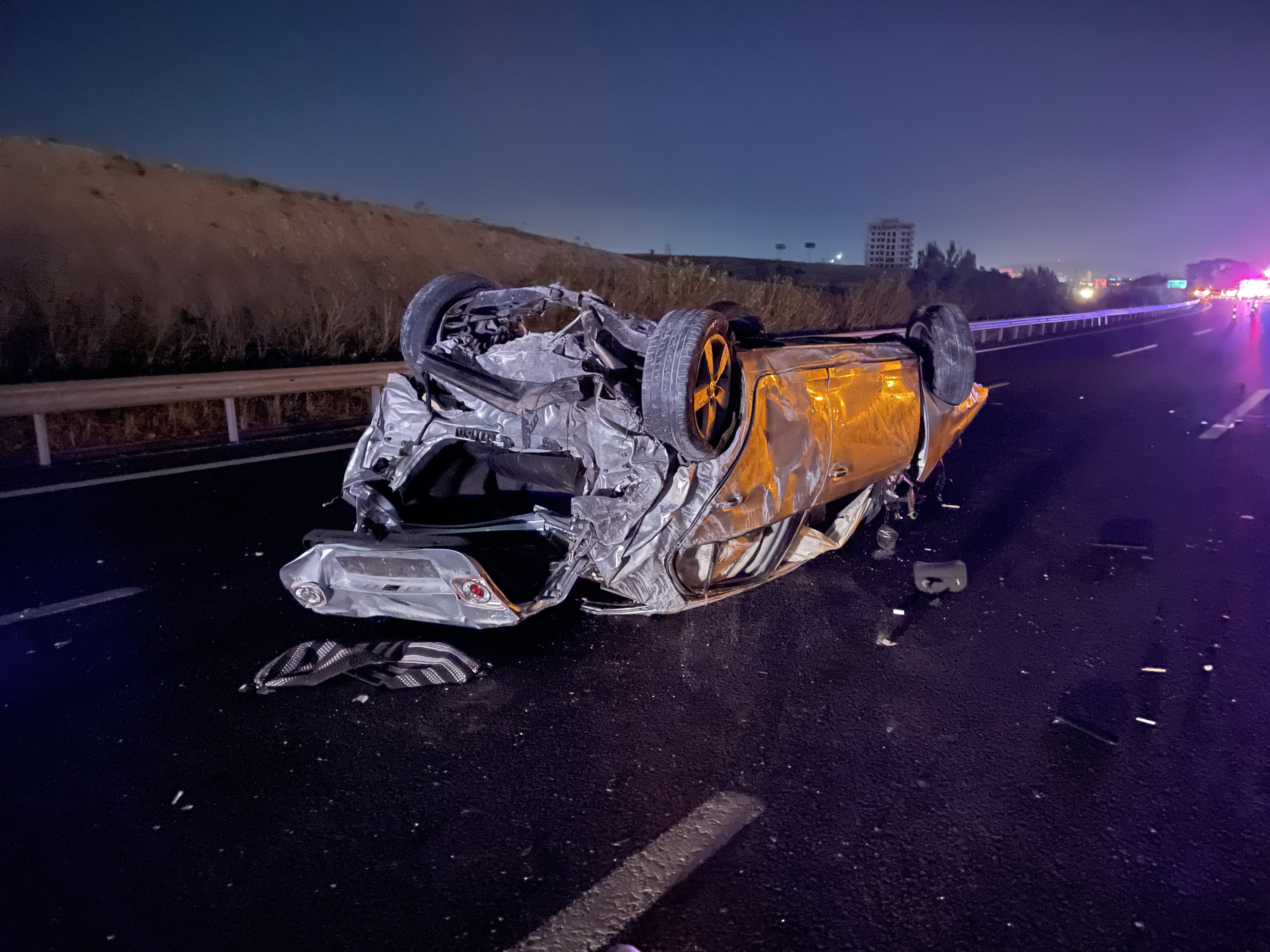 Otomobil Kazası: 1 Kişi Hayatını Kaybetti, 9 Kişi Yaralandı