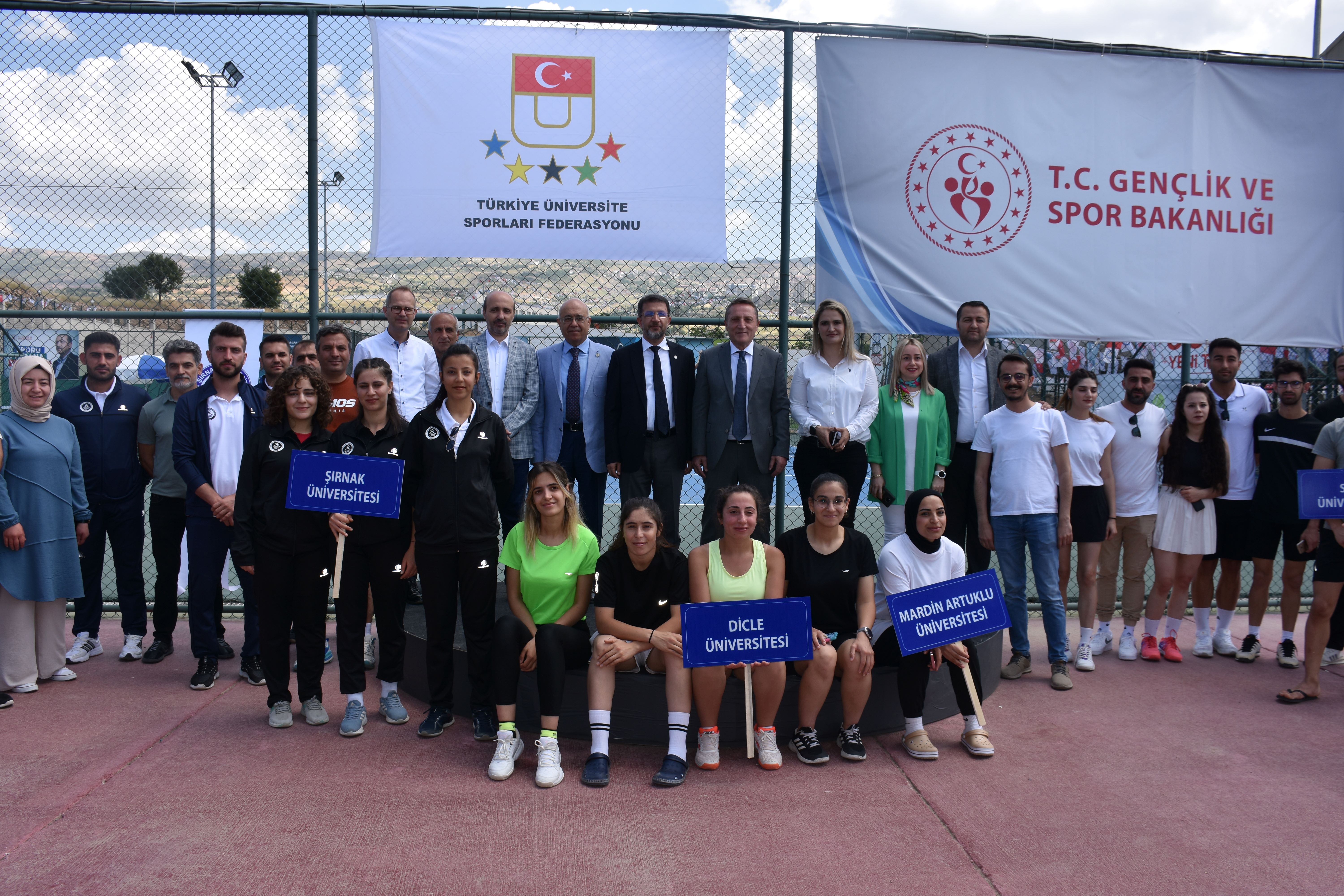 Şırnak'ta Üniversiteler Arası Tenis Bölge Şampiyonası Başladı