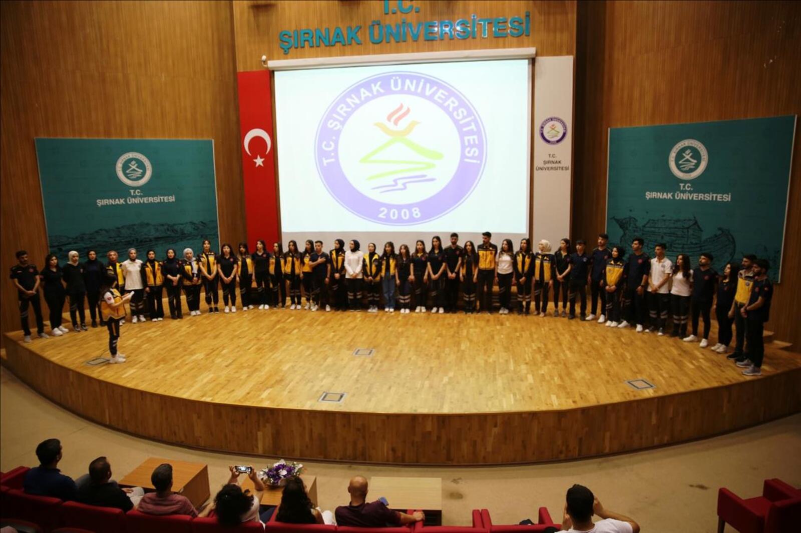 Şırnak Üniversitesi İlk Yardım Öğrencileri "Paramedik Andı" 'nı Okuyup Mezun Oldular