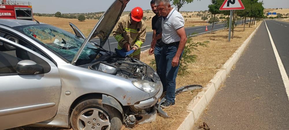 Mardin'de Kontrolden Çıkan Araç Kaza Yaptı 2 Kişi Yaralandı