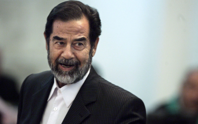 Saddam Hüseyin'in İdam Edilmeden Önce Çekildiği Fotoğrafı Payşlaşıldı