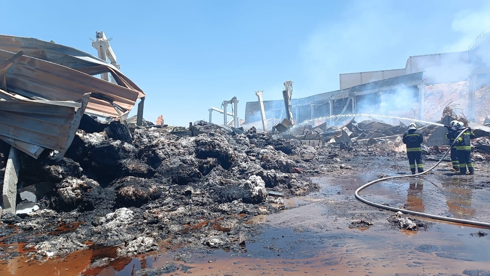 Fabrikadaki Yangın 35 Milyon Dolar Zarara Uğrattı