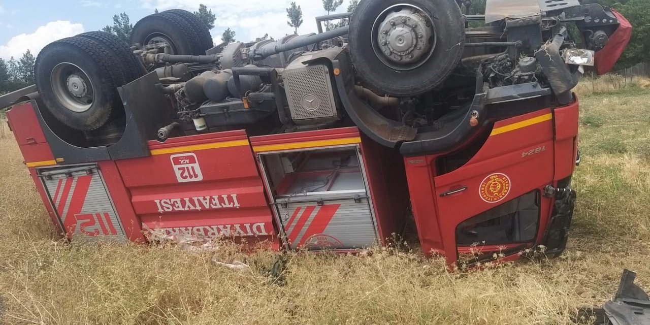 Yangın İhbarına Giden İtfaiye Aracı Devrildi: 3 Yaralı