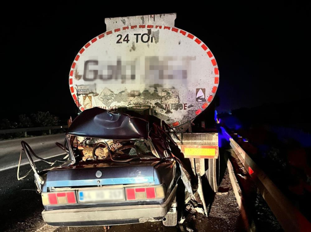 Otomobil Tankere Arkadan Çarptı: 3 Kişi Hayatını Kaybetti