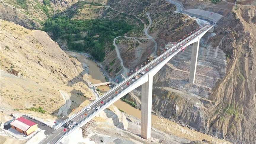 Siirt'teki Botan Köprüsü'nden 1 Milyon 750 Bin Araç Geçti