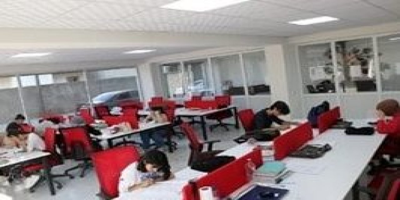 Ücretsiz Ders Çalışma Salonları Vatandaşlara Hizmet Vermeye Devam Ediyor