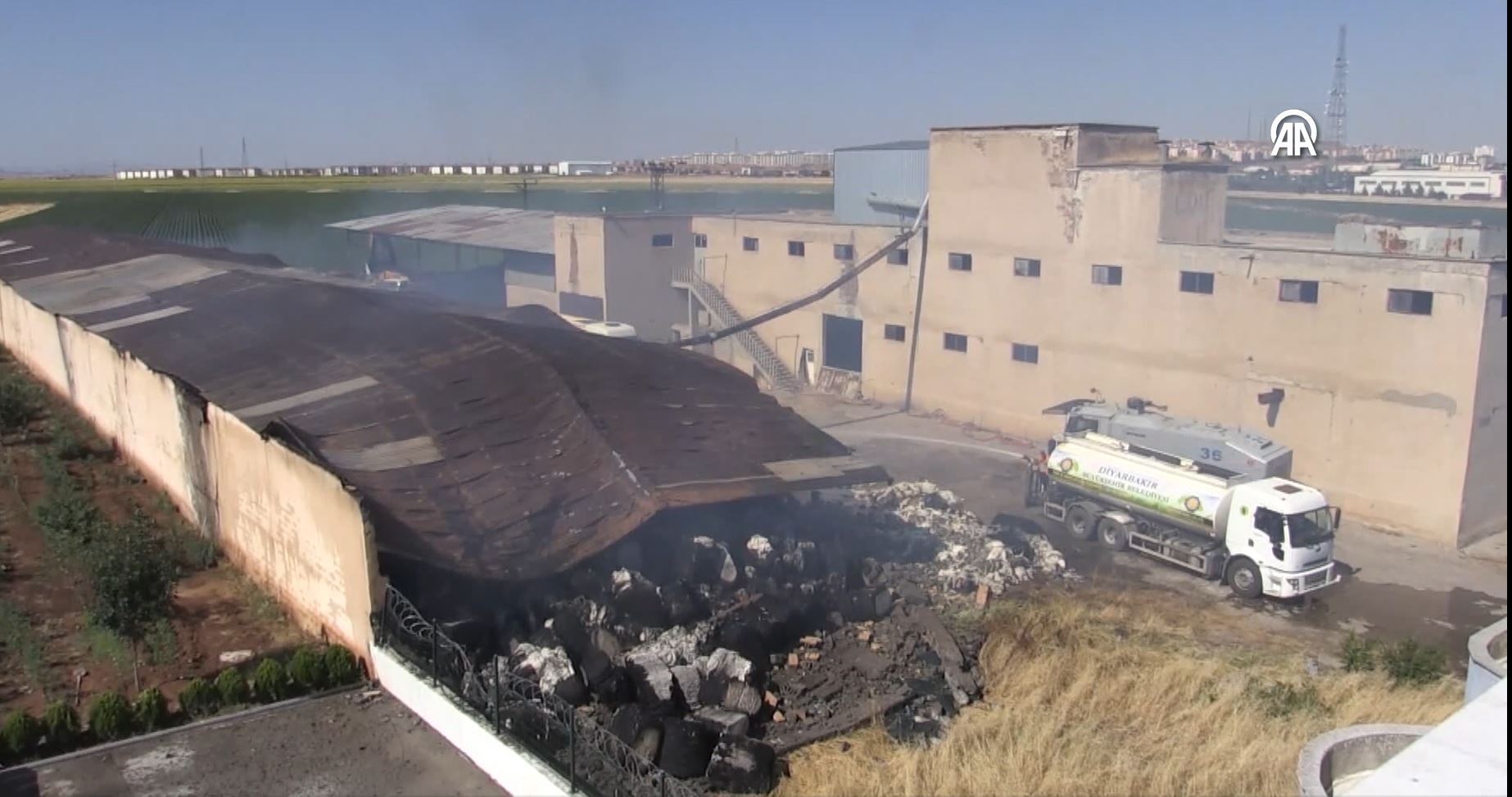 Diyarbakır'daki Tekstil Fabrikasında Yangın Çıktı