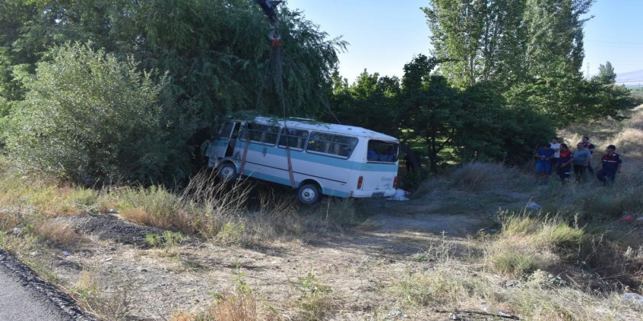 Devrilen minibüsteki 6 tarım işçisi hayatını kaybetti