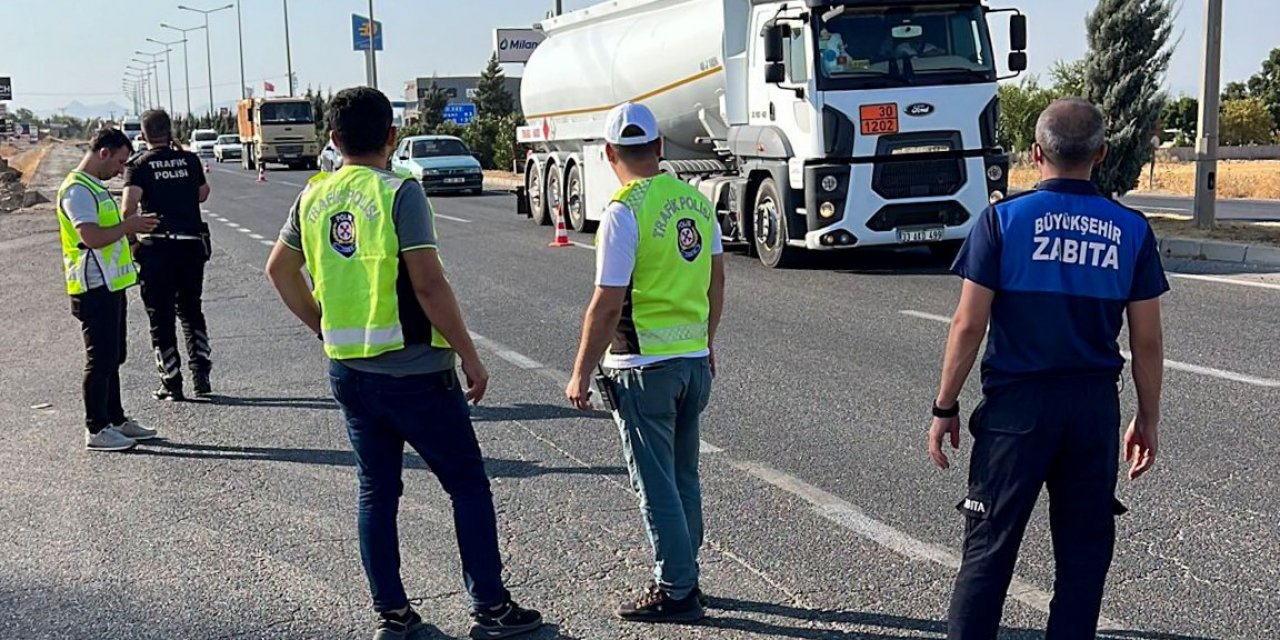 Diyarbakır'da Korsan Araç Denetimi: 5 Araç Trafikten Men Edildi!